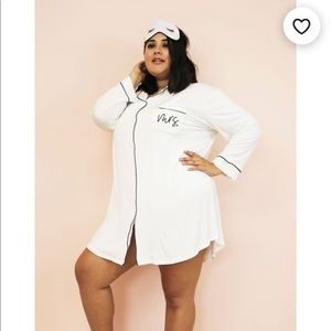 "Mrs" Sleep-shirt in light pink!